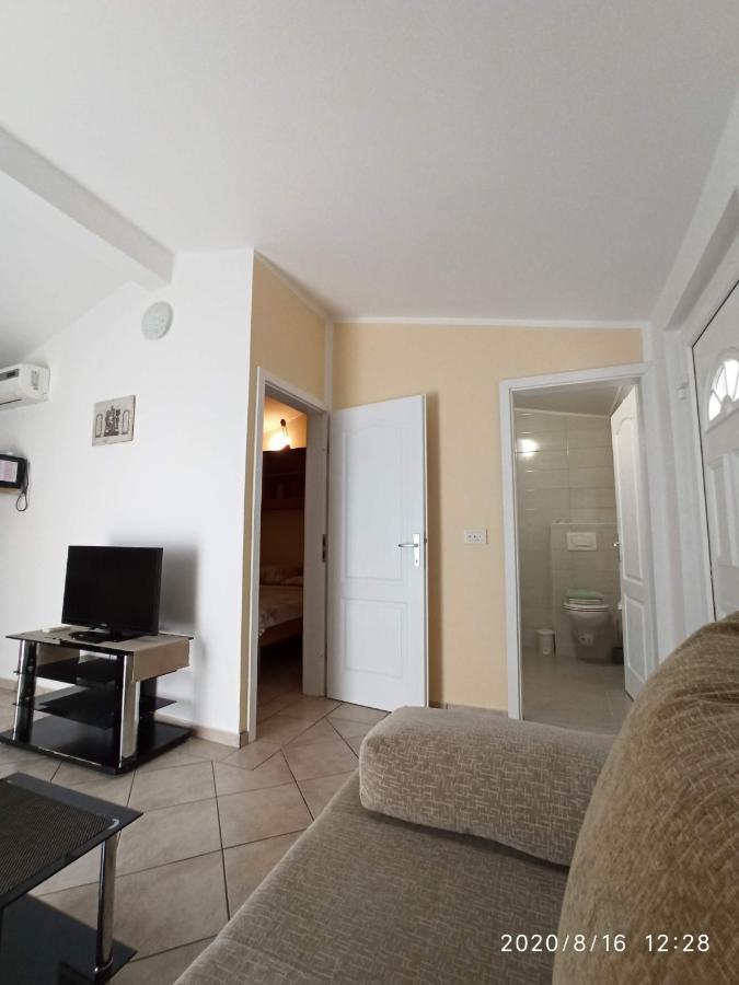 Apartmani Lun Vir Esterno foto