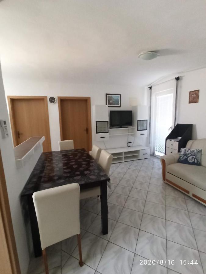 Apartmani Lun Vir Esterno foto