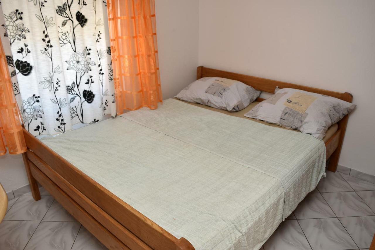 Apartmani Lun Vir Esterno foto