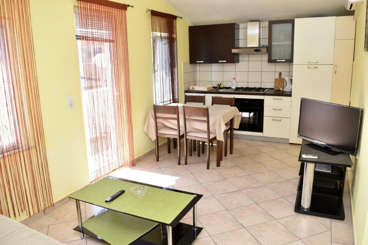 Apartmani Lun Vir Esterno foto