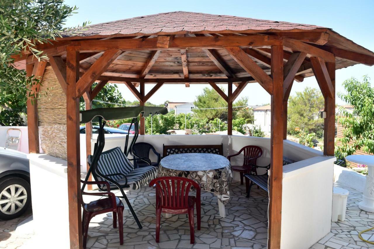 Apartmani Lun Vir Esterno foto
