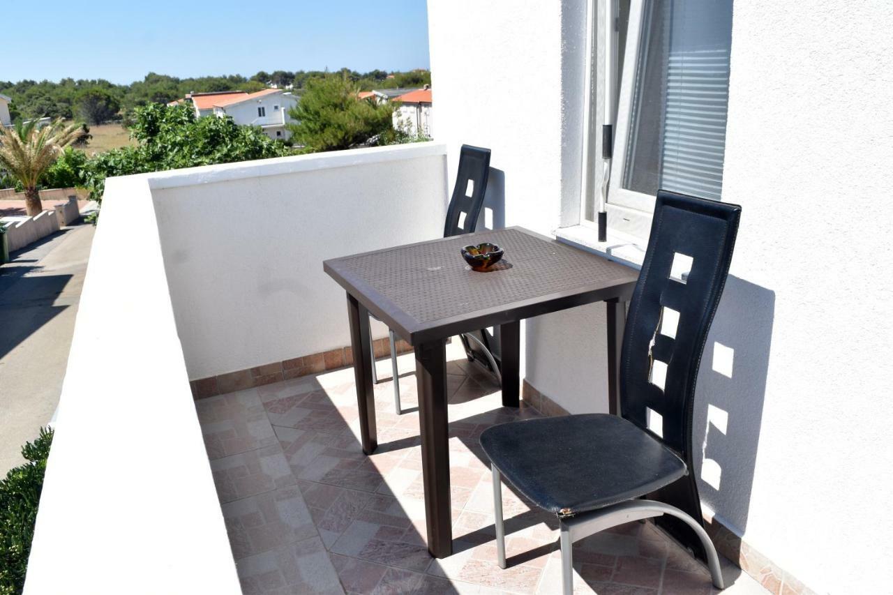 Apartmani Lun Vir Esterno foto